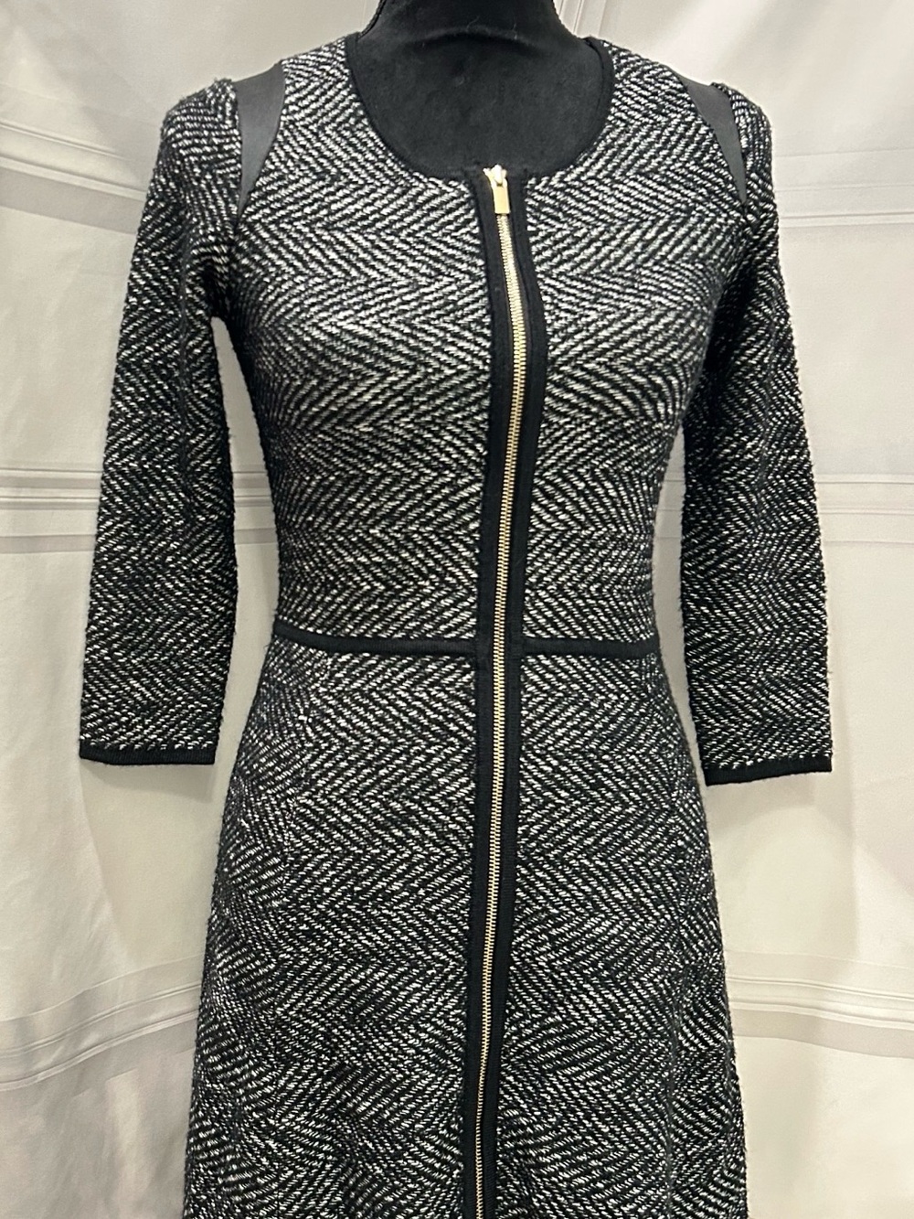 Ann Taylor Black and White Herringbone Women’s Zip-Front Long Sleeve Dress XSP